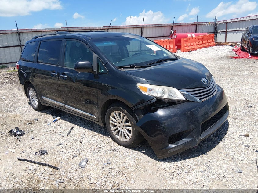 2017 Toyota Sienna VIN 5TDYZ3DC5HS770783 IAAI salvage auction — NORMAL WEAR, Clear (Arkansas), sold $2,425 on 2026-07-23 (photo 1)
