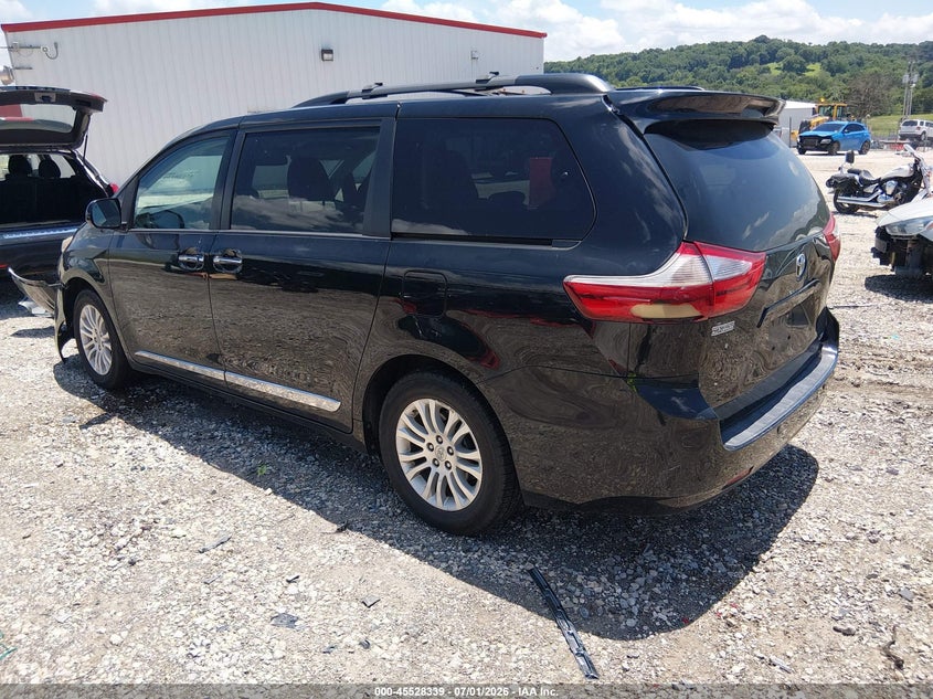 2017 Toyota Sienna VIN 5TDYZ3DC5HS770783 IAAI salvage auction — NORMAL WEAR, Clear (Arkansas), sold $2,425 on 2026-07-23 (photo 3)
