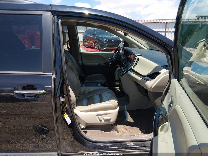 2017 Toyota Sienna VIN 5TDYZ3DC5HS770783 IAAI salvage auction — NORMAL WEAR, Clear (Arkansas), sold $2,425 on 2026-07-23 (photo 5)