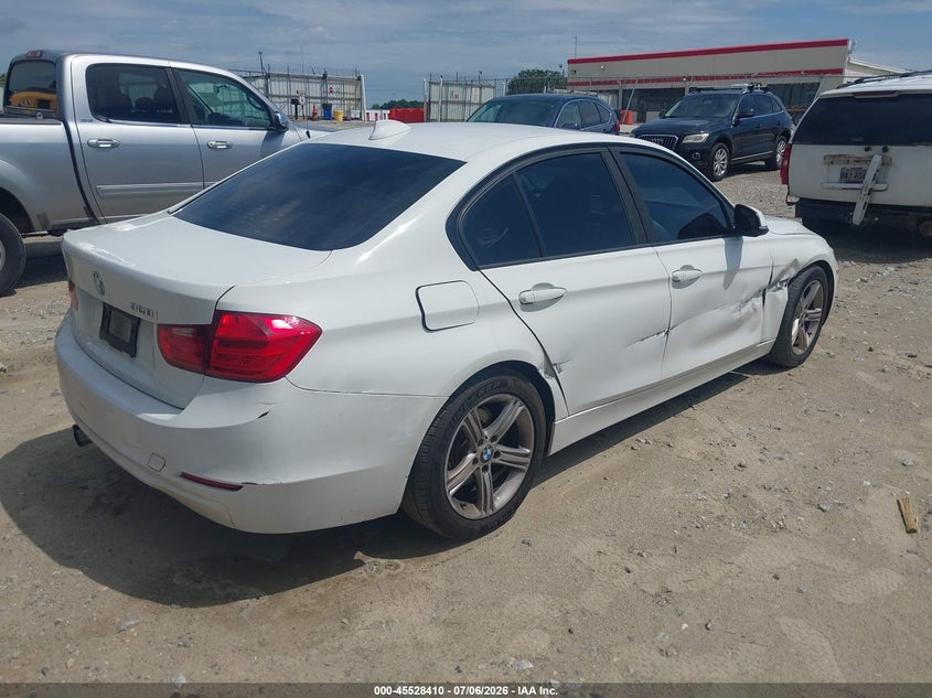 2012 BMW 3er VIN WBA3A5C55CF349099 IAAI salvage auction — RIGHT SIDE, Salvage (Georgia), sold $575 on 2026-08-13 (photo 4)