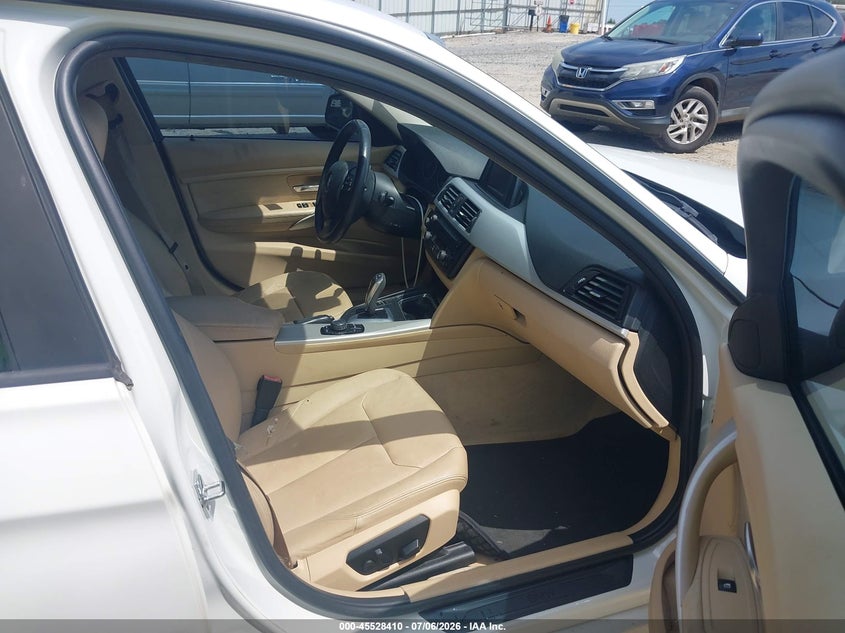 2012 BMW 3er VIN WBA3A5C55CF349099 IAAI salvage auction — RIGHT SIDE, Salvage (Georgia), sold $575 on 2026-08-13 (photo 5)