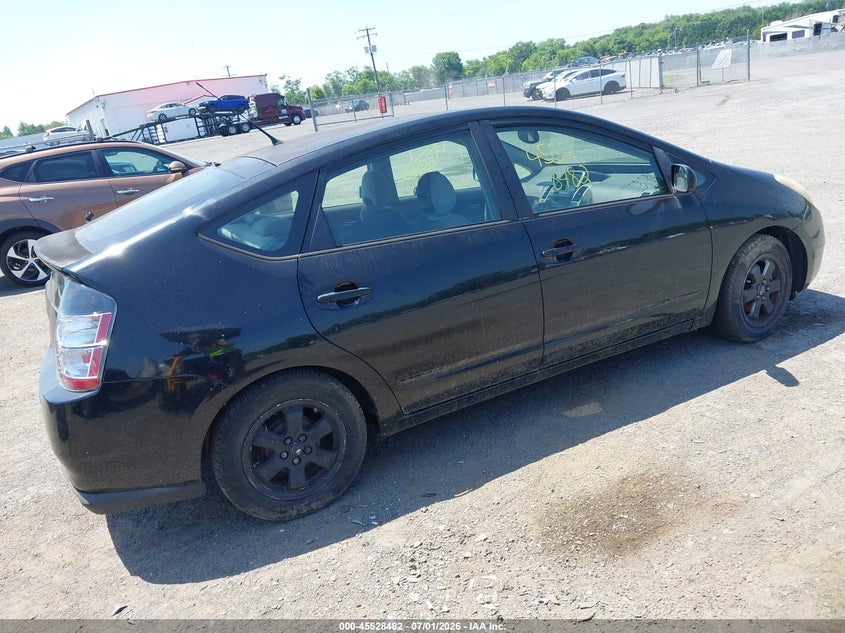 2005 Toyota Prius VIN JTDKB20U353058319 IAAI salvage auction — NORMAL WEAR, Clear (Virginia), sold $275 on 2026-07-14 (photo 4)