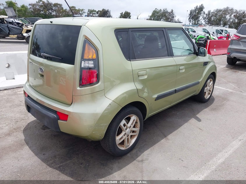 2010 Kia Soul VIN KNDJT2A21A7087231 IAAI salvage auction — NORMAL WEAR, Clear - Dealer Only (California), sold $500 on 2026-07-09 (photo 4)