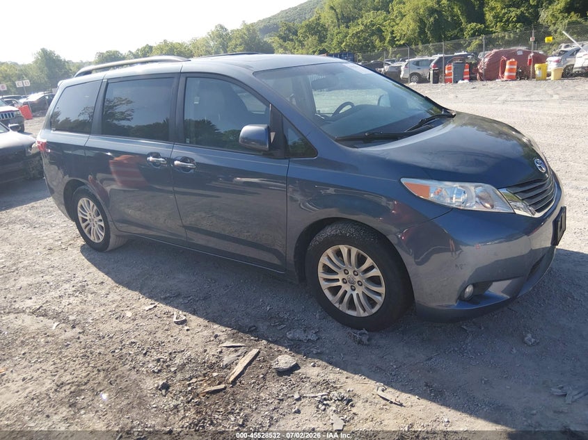 2015 Toyota Sienna VIN 5TDYK3DC2FS649825 IAAI salvage auction — LEFT SIDE, Salvage (Virginia), sold $3,450 on 2026-07-28 (photo 1)
