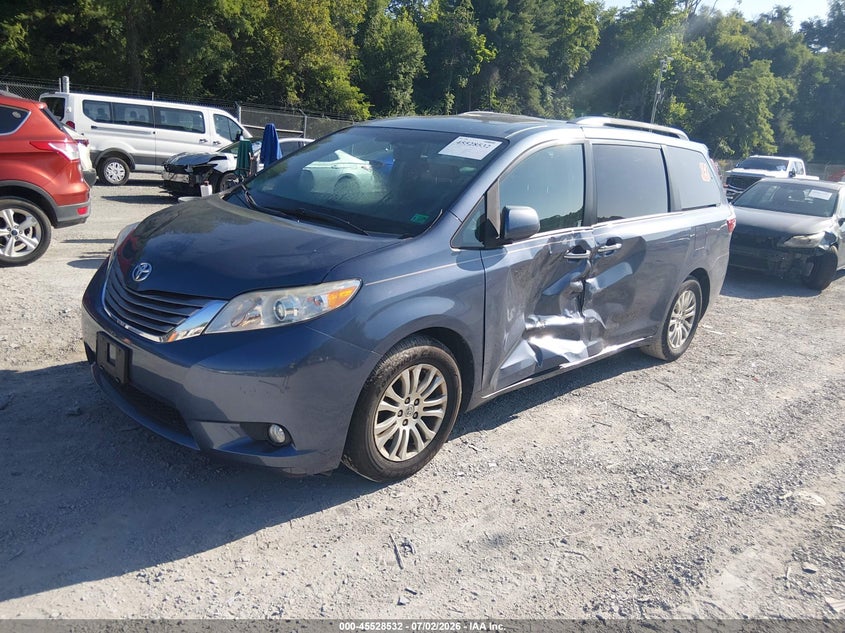 2015 Toyota Sienna VIN 5TDYK3DC2FS649825 IAAI salvage auction — LEFT SIDE, Salvage (Virginia), sold $3,450 on 2026-07-28 (photo 2)