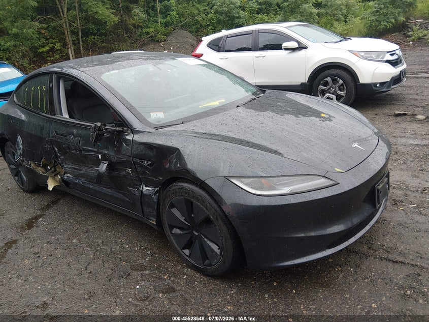 2024 Tesla Model 3 VIN 5YJ3E1EA2RF721103 IAAI salvage auction — SIDE, Wait Title, sold $11,800 on 2026-09-01 (photo 1)