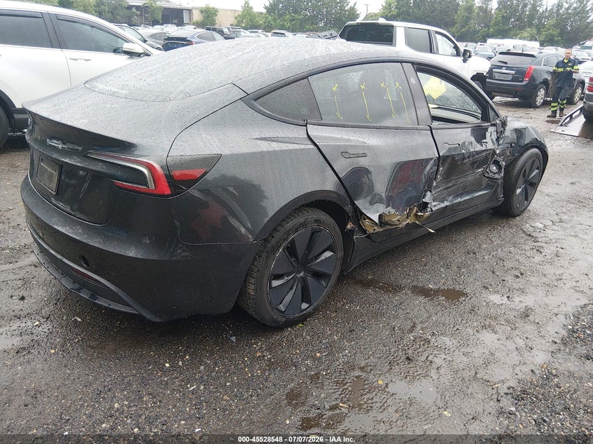 2024 Tesla Model 3 VIN 5YJ3E1EA2RF721103 IAAI salvage auction — SIDE, Wait Title, sold $11,800 on 2026-09-01 (photo 4)