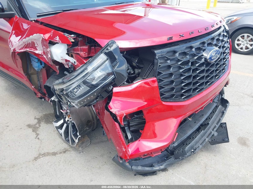 2025 Ford Explorer VIN 1FMUK7KH4SGA91755 IAAI salvage auction — FRONT END, Wait Title, sold $12,700 on 2026-10-05 (photo 6)