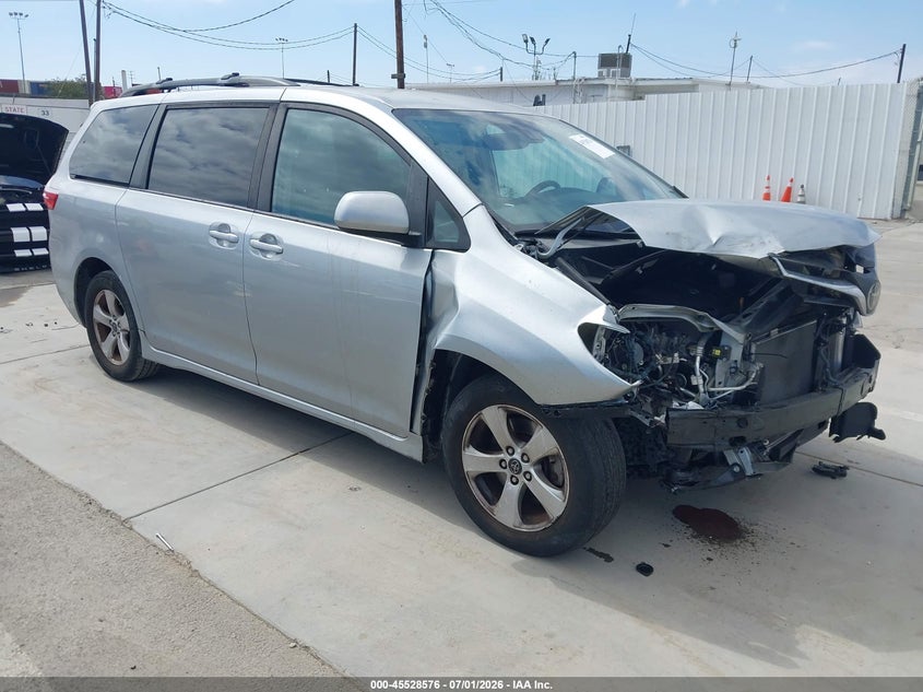2019 Toyota Sienna VIN 5TDKZ3DCXKS974430 IAAI salvage auction — FRONT END, Salvage Title, sold $10,000 on 2026-07-15 (photo 1)