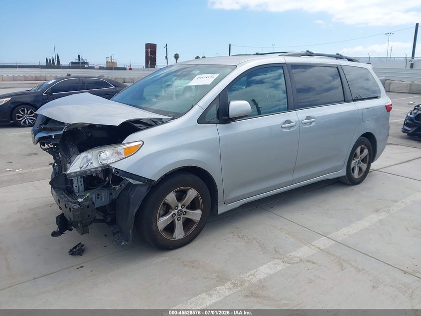 2019 Toyota Sienna VIN 5TDKZ3DCXKS974430 IAAI salvage auction — FRONT END, Salvage Title, sold $10,000 on 2026-07-15 (photo 2)