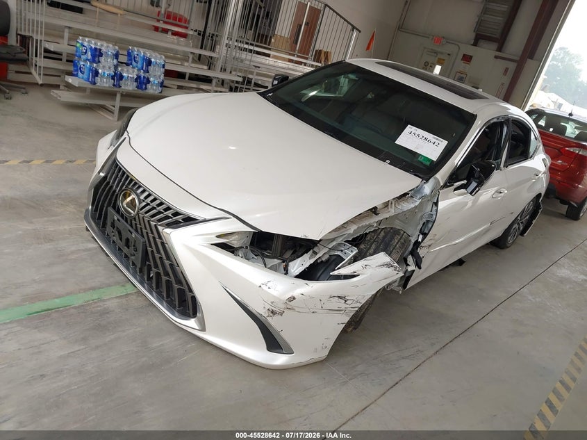 2022 Lexus ES VIN 58ACZ1B10NU119086 IAAI salvage auction — SIDE, Salvage Title, sold $17,350 on 2026-09-11 (photo 2)
