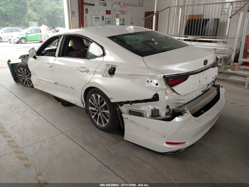 2022 Lexus ES VIN 58ACZ1B10NU119086 IAAI salvage auction — SIDE, Salvage Title, sold $17,350 on 2026-09-11 (photo 3)
