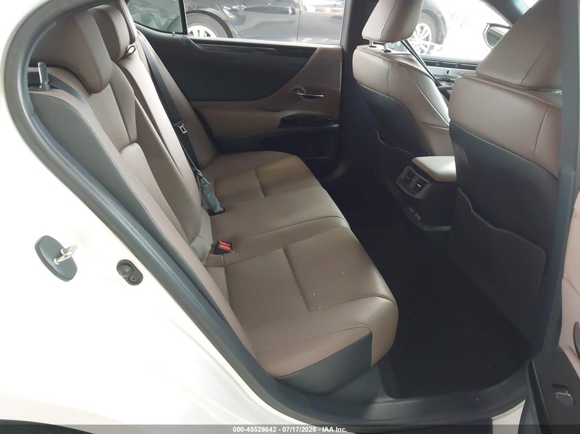 2022 Lexus ES VIN 58ACZ1B10NU119086 IAAI salvage auction — SIDE, Salvage Title, sold $17,350 on 2026-09-11 (photo 8)