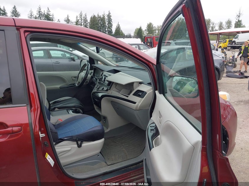 2012 Toyota Sienna VIN 5TDKK3DC4CS273629 IAAI salvage auction — REAR END, Bill Of Sale (Washington), sold $1,700 on 2026-07-22 (photo 5)