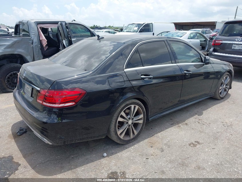 2014 Mercedes-benz E-klasse VIN WDDHF5KB7EA897015 IAAI salvage auction — REAR END, Original (Texas), sold $3,350 on 2026-08-09 (photo 4)