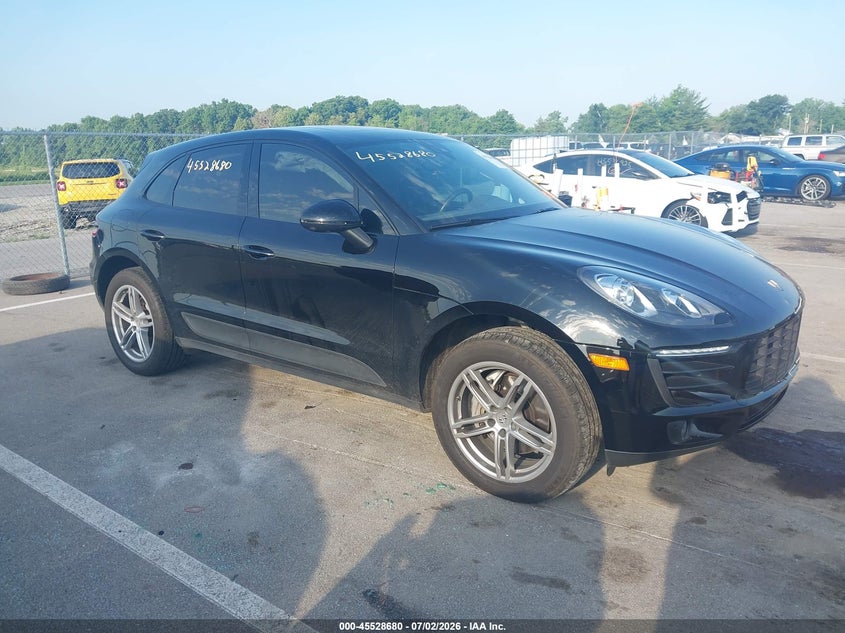 2017 Porsche Macan VIN WP1AB2A55HLB19935 IAAI salvage auction — LEFT FRONT, Clear (Indiana), sold $7,800 on 2026-08-19 (photo 1)