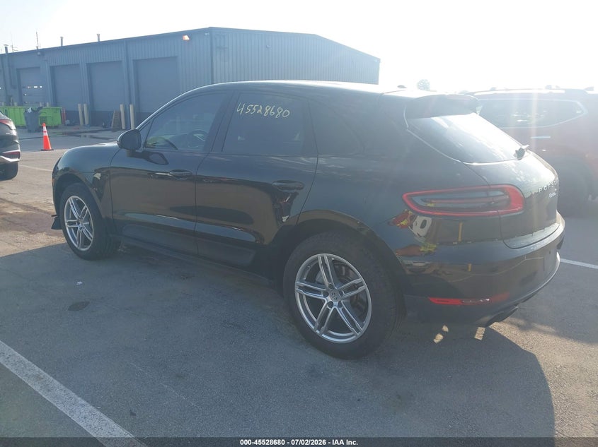 2017 Porsche Macan VIN WP1AB2A55HLB19935 IAAI salvage auction — LEFT FRONT, Clear (Indiana), sold $7,800 on 2026-08-19 (photo 3)