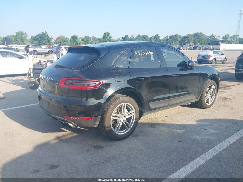 2017 Porsche Macan VIN WP1AB2A55HLB19935 IAAI salvage auction — LEFT FRONT, Clear (Indiana), sold $7,800 on 2026-08-19 (photo 4)