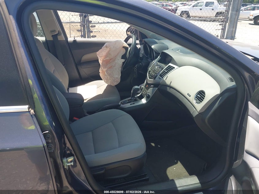 2014 Chevrolet Cruze VIN 1G1PC5SB4E7424161 IAAI salvage auction — FRONT END, Clear (Massachusetts), sold $500 on 2026-07-09 (photo 5)
