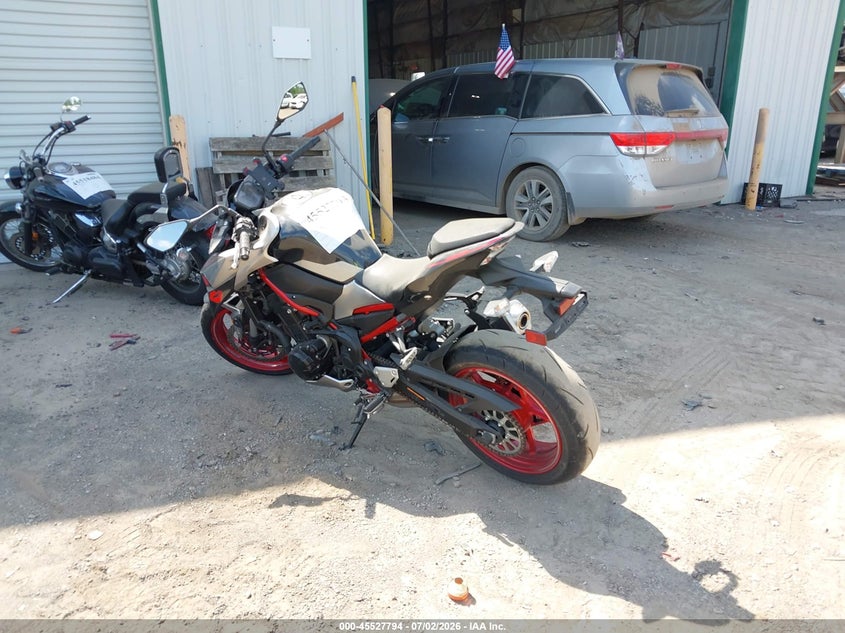 2023 Kawasaki Zr VIN ML5ZRDF16PDA57999 IAAI salvage auction — RIGHT SIDE, Salvage (Ohio), sold $2,600 on 2026-07-23 (photo 3)