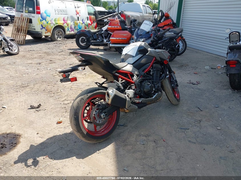 2023 Kawasaki Zr VIN ML5ZRDF16PDA57999 IAAI salvage auction — RIGHT SIDE, Salvage (Ohio), sold $2,600 on 2026-07-23 (photo 4)