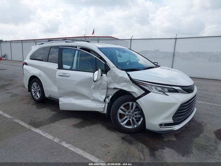 2021 Toyota Sienna VIN 5TDZSKFC1MS033008 — IAAI salvage auction photo
