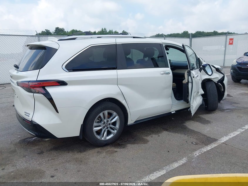2021 Toyota Sienna VIN 5TDZSKFC1MS033008 IAAI salvage auction — RIGHT SIDE, Salvage (Indiana), sold $13,200 on 2026-07-30 (photo 4)