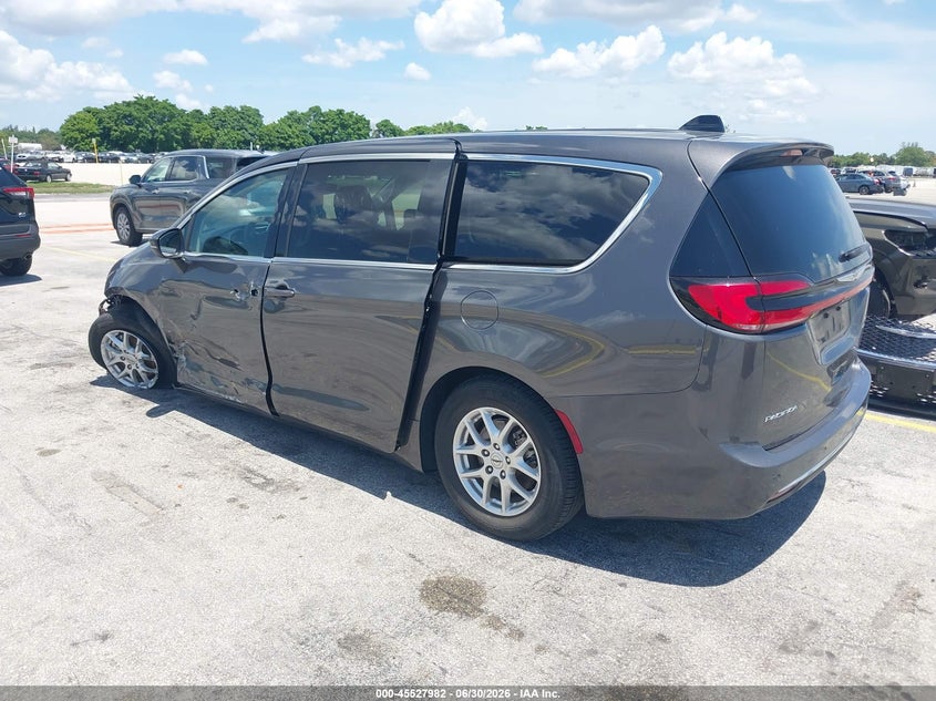 2023 Chrysler Pacifica VIN 2C4RC1BG2PR553442 IAAI salvage auction — SIDE, Salvage Title, sold $9,950 on 2026-08-20 (photo 3)