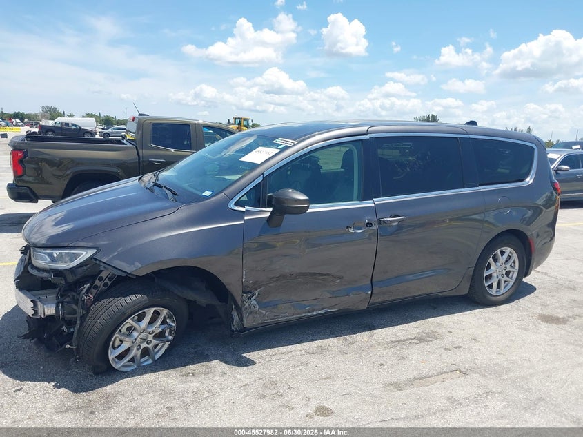 2023 Chrysler Pacifica VIN 2C4RC1BG2PR553442 IAAI salvage auction — SIDE, Salvage Title, sold $9,950 on 2026-08-20 (photo 6)