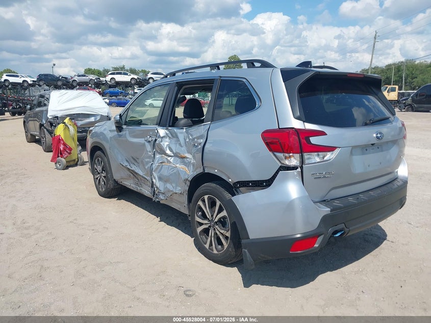 2024 Subaru Forester VIN JF2SKALC5RH426345 IAAI salvage auction — SIDE, Rebuildable (Florida), sold $8,800 on 2026-07-15 (photo 3)