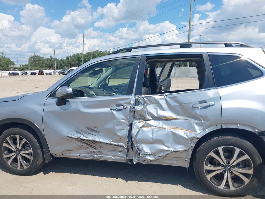 2024 Subaru Forester VIN JF2SKALC5RH426345 IAAI salvage auction — SIDE, Rebuildable (Florida), sold $8,800 on 2026-07-15 (photo 6)
