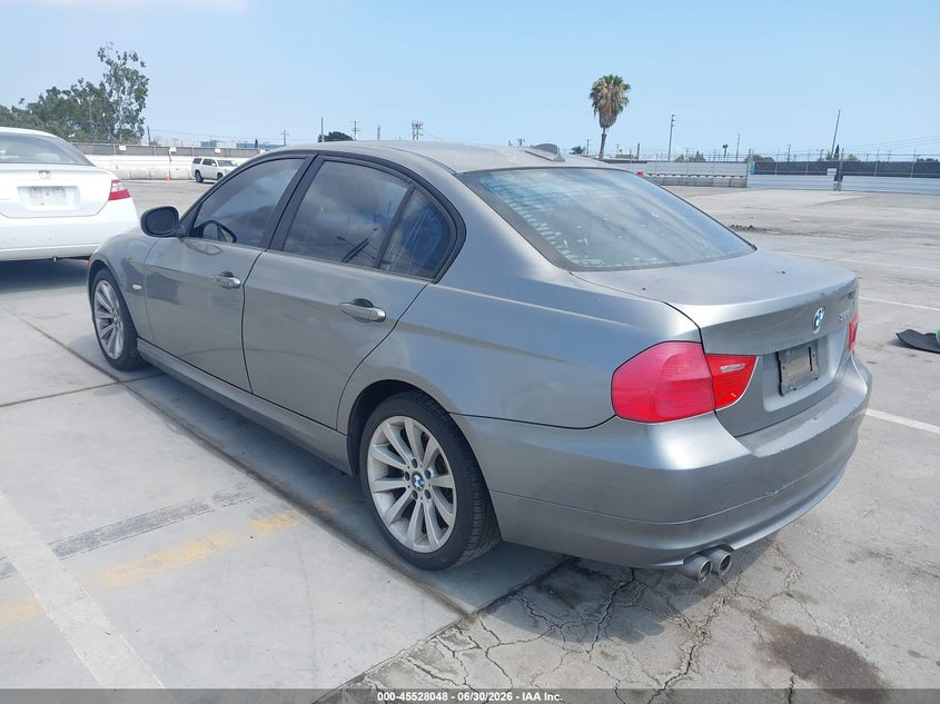 2011 BMW 3 series VIN WBAPH5G58BNM82810 IAAI salvage auction — REAR END, Salvage (California), sold $1,300 on 2026-07-29 (photo 3)