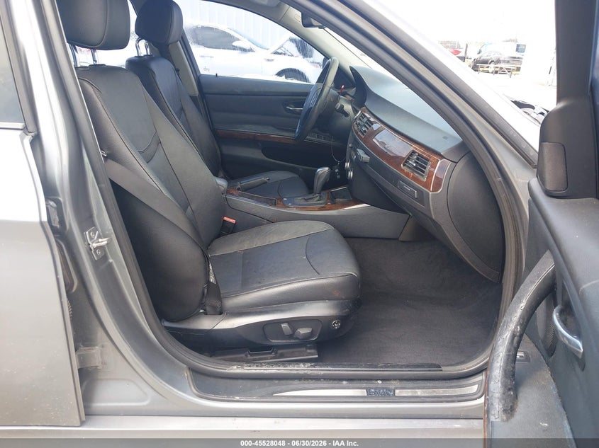 2011 BMW 3 series VIN WBAPH5G58BNM82810 IAAI salvage auction — REAR END, Salvage (California), sold $1,300 on 2026-07-29 (photo 5)