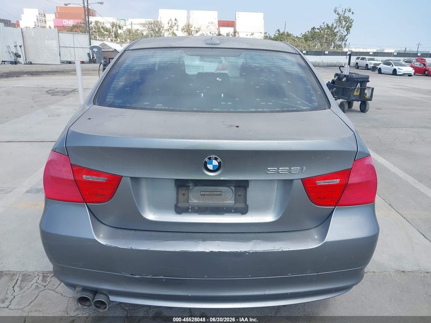 2011 BMW 3 series VIN WBAPH5G58BNM82810 IAAI salvage auction — REAR END, Salvage (California), sold $1,300 on 2026-07-29 (photo 6)
