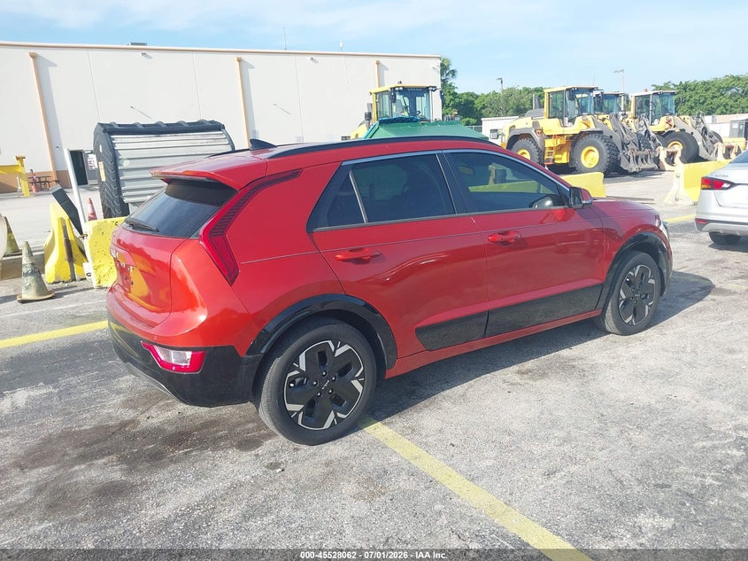 2023 Kia Niro VIN KNDCR3L1XP5045551 IAAI salvage auction — NORMAL WEAR, Clear (Florida), sold $11,250 on 2026-07-12 (photo 4)