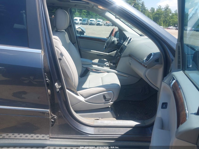 2011 Mercedes-benz Ml-class VIN 4JGBB8GB8BA697497 IAAI salvage auction — NORMAL WEAR, Clear (Massachusetts), sold $1,225 on 2026-07-10 (photo 5)