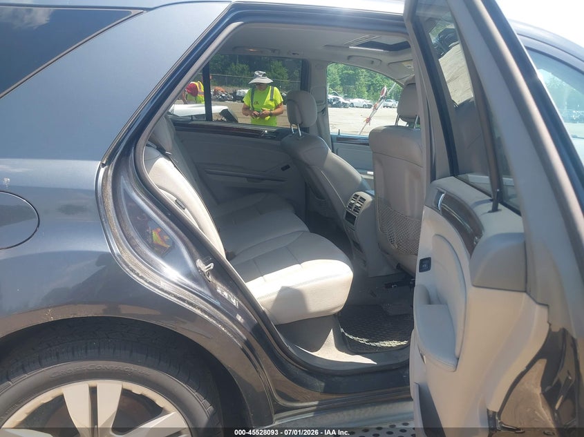 2011 Mercedes-benz Ml-class VIN 4JGBB8GB8BA697497 IAAI salvage auction — NORMAL WEAR, Clear (Massachusetts), sold $1,225 on 2026-07-10 (photo 8)