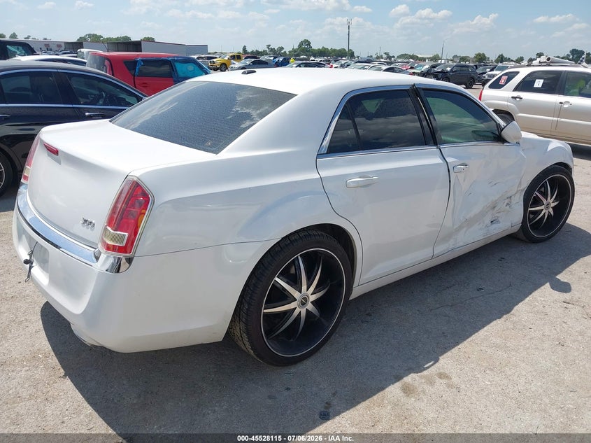 2013 Chrysler 300 VIN 2C3CCAAG5DH556400 IAAI salvage auction — RIGHT SIDE, Wait Title, sold $3,000 on 2026-09-15 (photo 4)