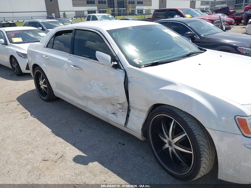 2013 Chrysler 300 VIN 2C3CCAAG5DH556400 IAAI salvage auction — RIGHT SIDE, Wait Title, sold $3,000 on 2026-09-15 (photo 6)