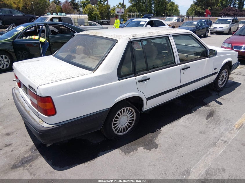 1992 Volvo 940 VIN YV1JS881XNA088657 IAAI salvage auction — NORMAL WEAR, Clear - Dealer Only (California), sold $225 on 2026-07-13 (photo 4)