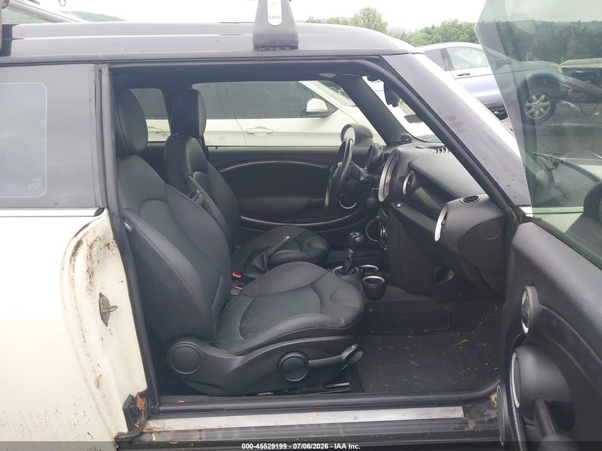 2013 Mini Cooper clubman VIN WMWZG3C53DT576601 IAAI salvage auction — NORMAL WEAR, Clear (New Jersey), sold $600 on 2026-07-16 (photo 5)