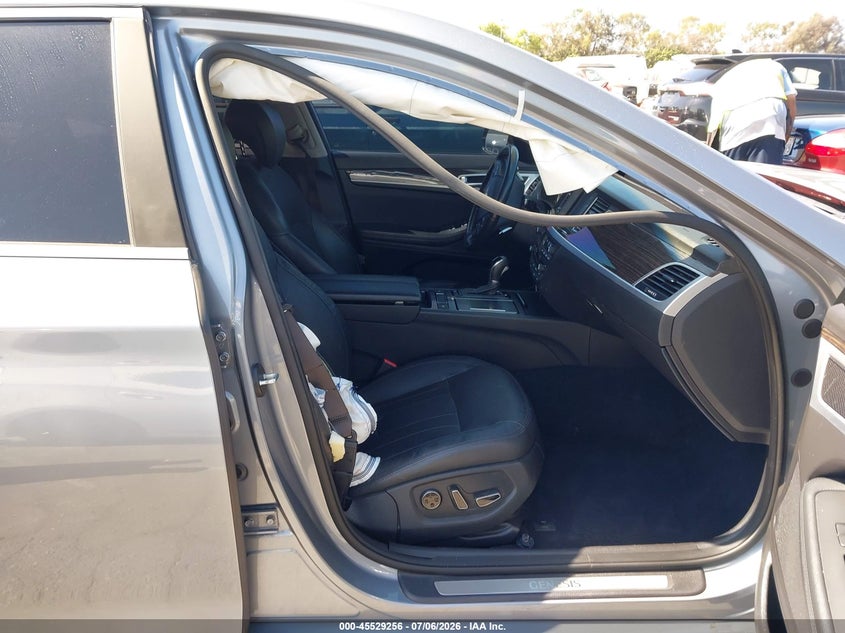 2015 Hyundai Genesis VIN KMHGN4JE3FU040118 IAAI salvage auction — RIGHT FRONT, Salvage (California), sold $1,400 on 2026-07-15 (photo 5)