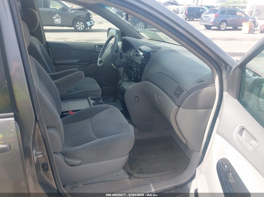 2005 Toyota Sienna VIN 5TDZA23CX5S361617 IAAI salvage auction — NORMAL WEAR, Clear (Utah), sold $325 on 2026-07-09 (photo 5)