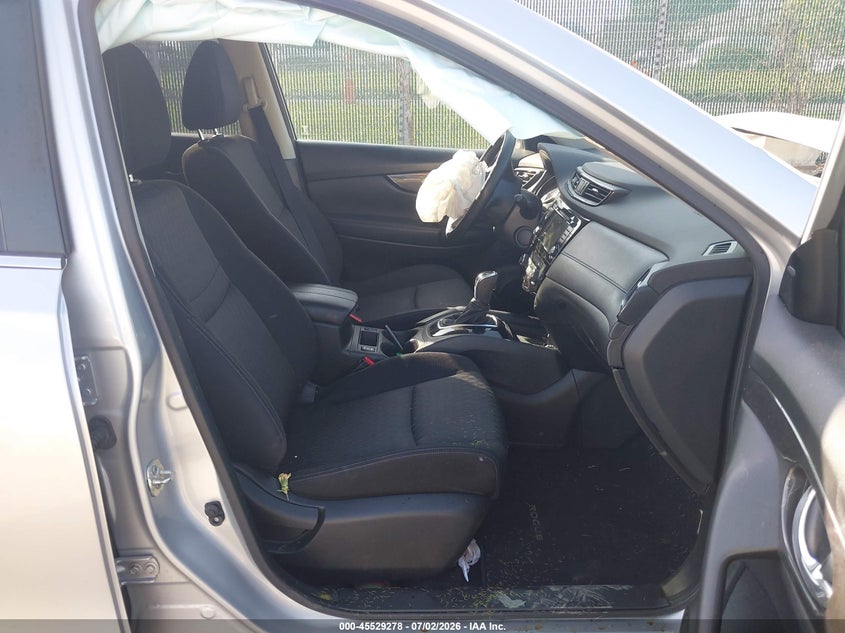 2020 Nissan Rogue VIN JN8AT2MVXLW121069 IAAI salvage auction — ENGINE DAMAGE, Salvage (Pennsylvania), sold $2,300 on 2026-07-17 (photo 5)