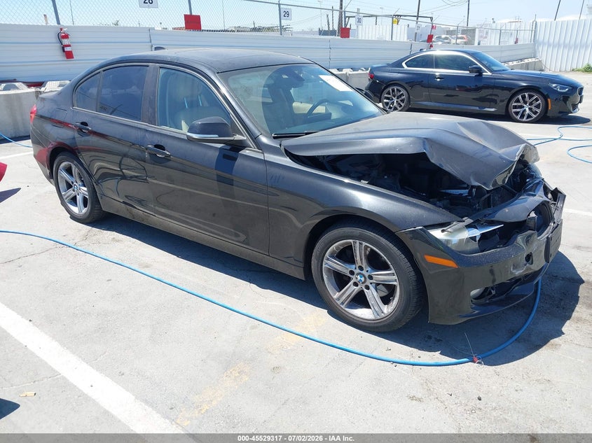 2013 BMW 3er VIN WBA3C1C59DF437299 IAAI salvage auction — FRONT END, Salvage Title, sold $950 on 2026-07-22 (photo 1)