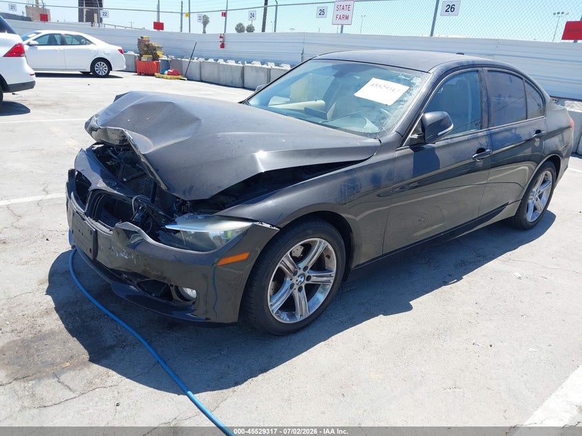 2013 BMW 3er VIN WBA3C1C59DF437299 IAAI salvage auction — FRONT END, Salvage Title, sold $950 on 2026-07-22 (photo 2)