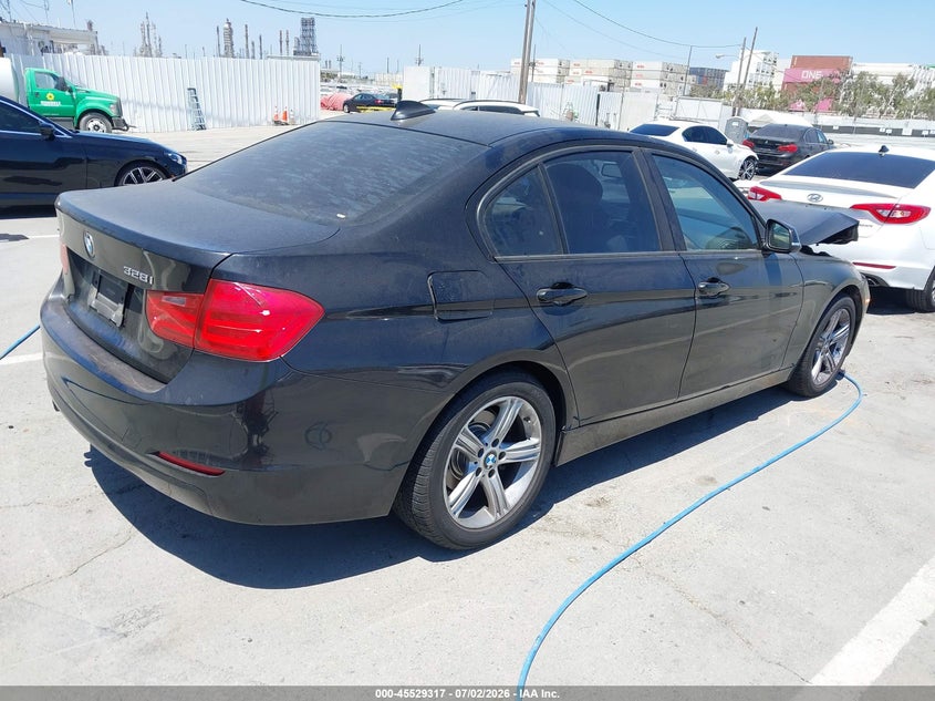 2013 BMW 3er VIN WBA3C1C59DF437299 IAAI salvage auction — FRONT END, Salvage Title, sold $950 on 2026-07-22 (photo 4)