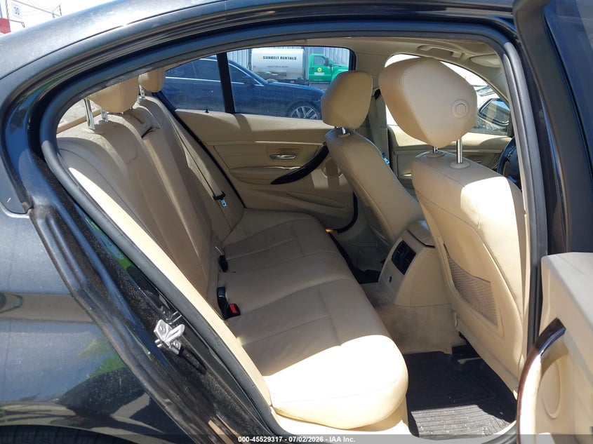 2013 BMW 3er VIN WBA3C1C59DF437299 IAAI salvage auction — FRONT END, Salvage Title, sold $950 on 2026-07-22 (photo 8)