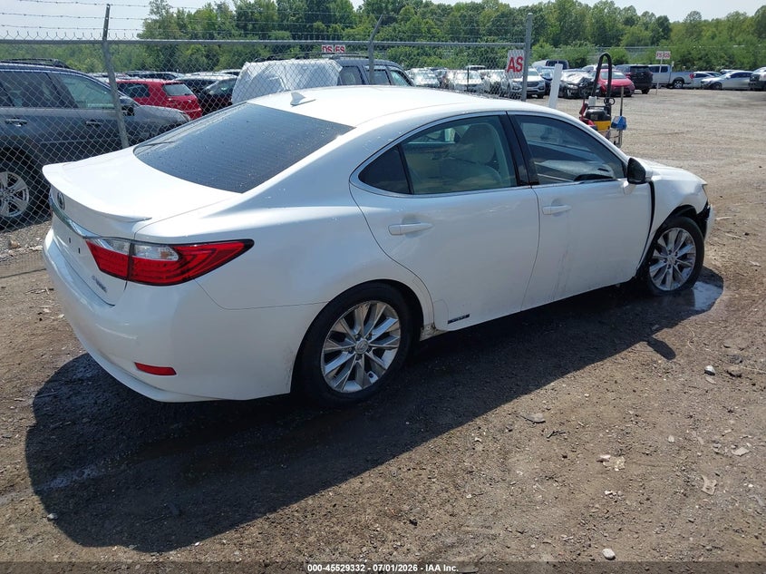 2014 Lexus VIN JTHBW1GG8E2055161 IAAI salvage auction — SIDE, Clear (Virginia), sold $3,850 on 2026-07-22 (photo 4)