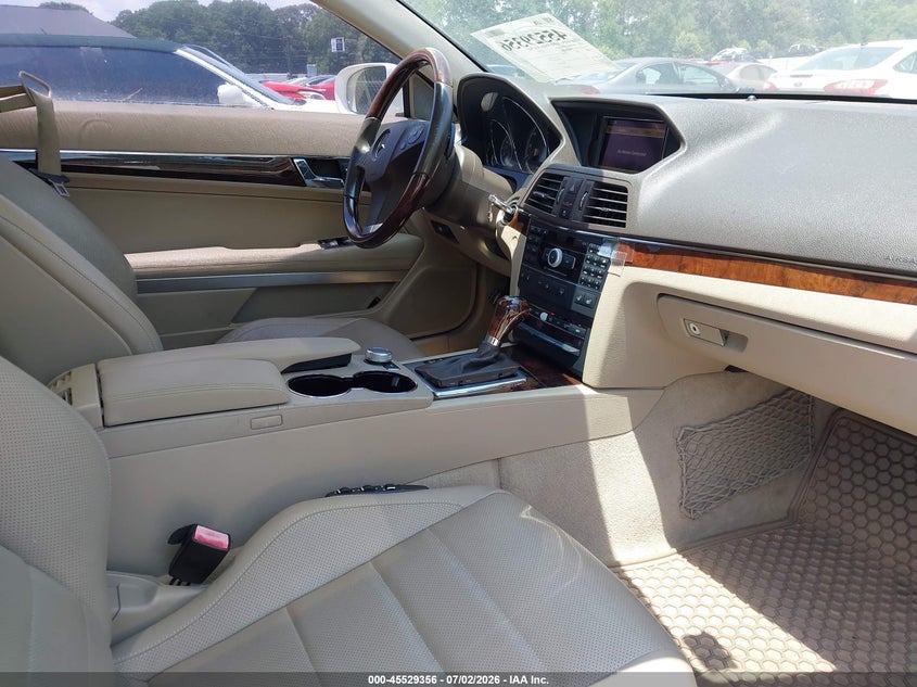 2010 Mercedes-benz E-class VIN WDDKJ7CB8AF025289 IAAI salvage auction — NORMAL WEAR, Clear (Florida), sold $2,350 on 2026-07-15 (photo 5)